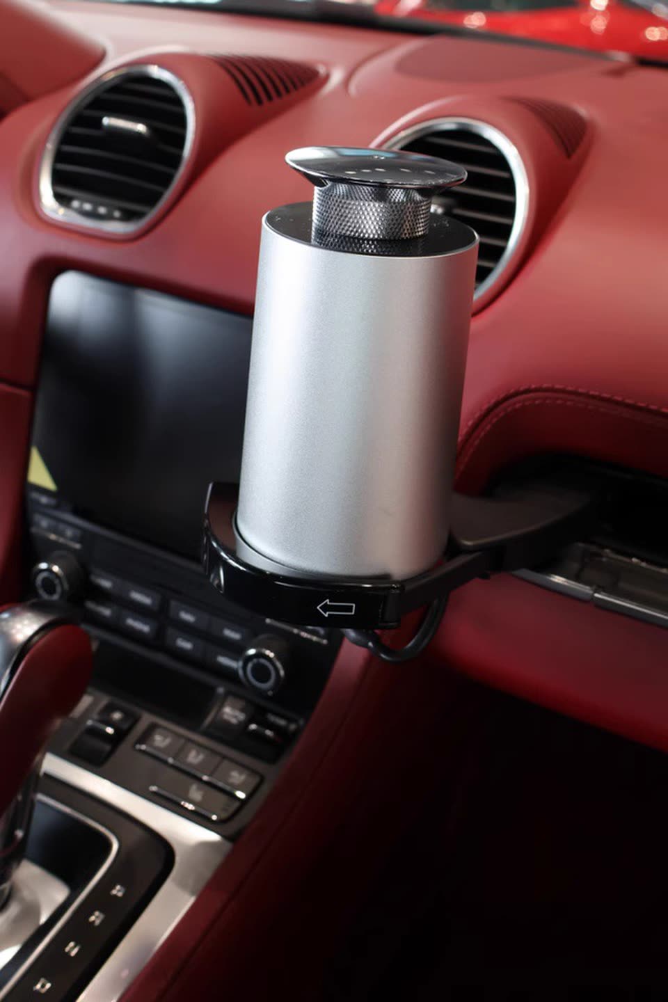The Rover scent machine releasing a dry mist